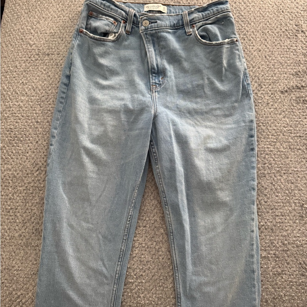 Light Wash Women's Jeans